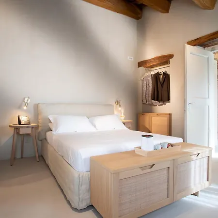 Relais La Colombaia מלון *