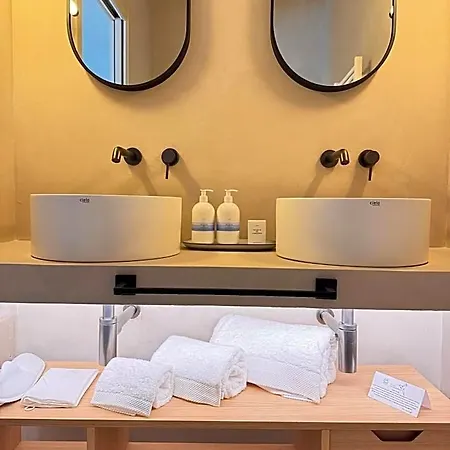Relais La Colombaia & Wellness Отель *